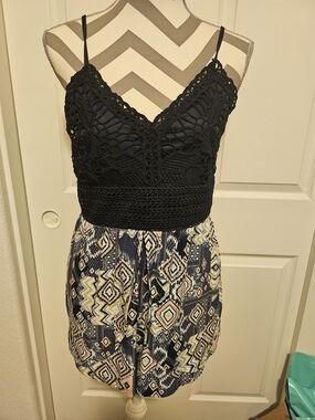 Derek Heart Navy and Cream Mixed Print Top